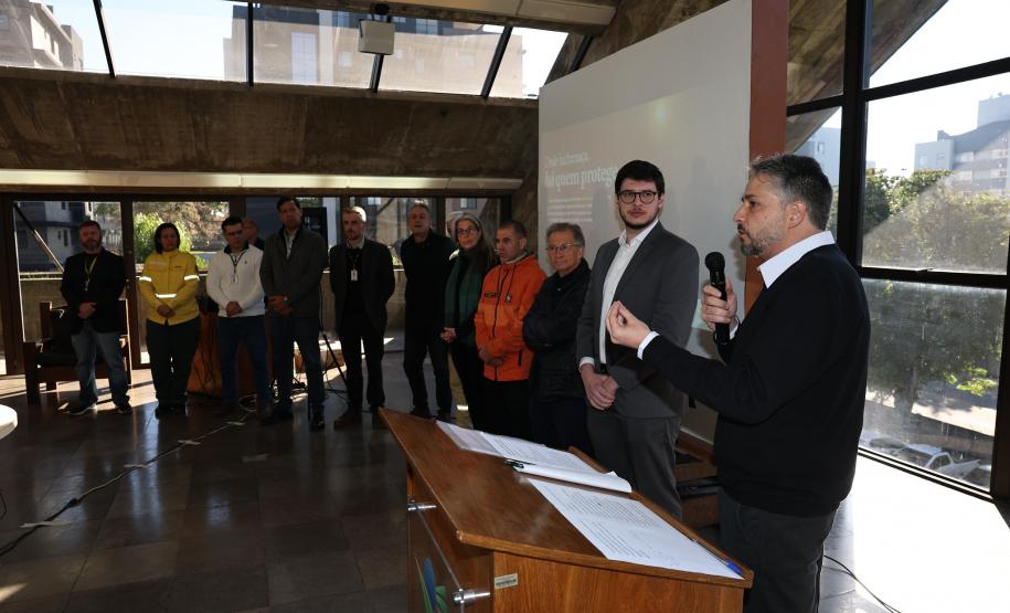 Foto de autoridades em evento