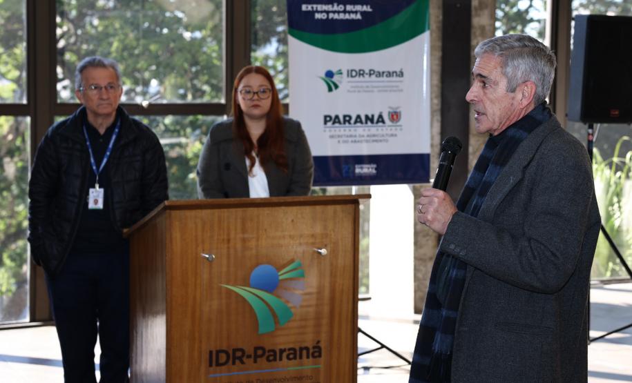 Foto de autoridades em evento
