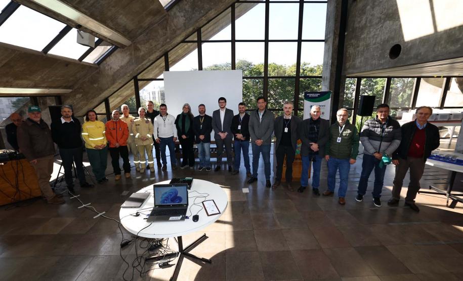 Foto de autoridades em evento