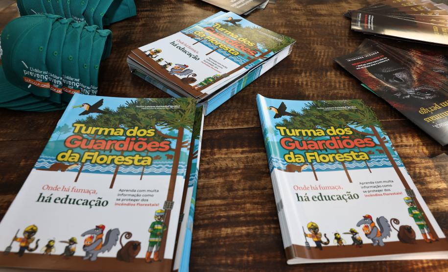 Foto de autoridades em evento