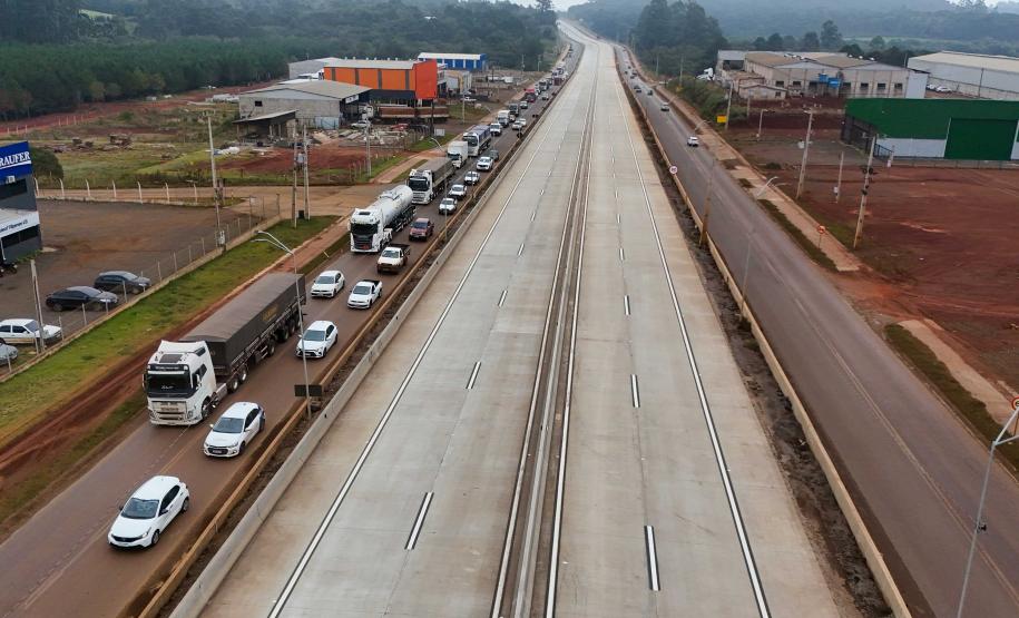 Foto de obras de duplicação de rodovia