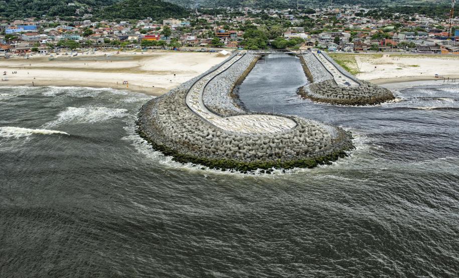 Foto de reformas de orlas no litoral paranaense