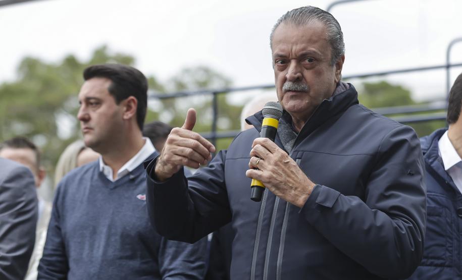 Foto de entrega de novos veículos