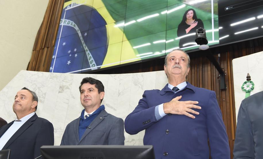 Foto de homenagem ao secretário Everton