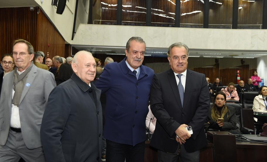 Foto de homenagem ao secretário Everton
