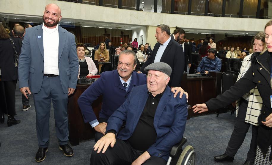 Foto de homenagem ao secretário Everton