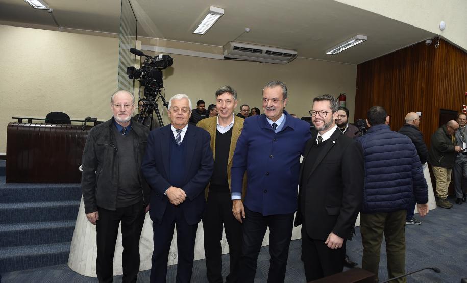 Foto de homenagem ao secretário Everton