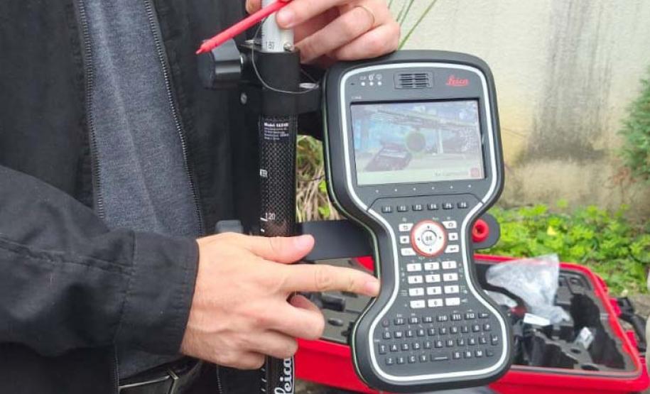 Foto de novos equipamentos de georreferenciamento