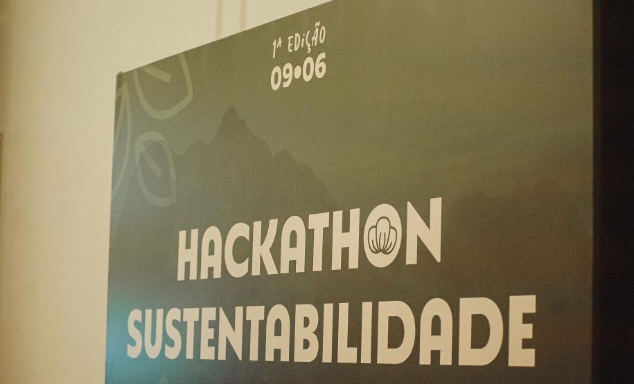 Foto de reunião do Hackaton de Sustentabilidade