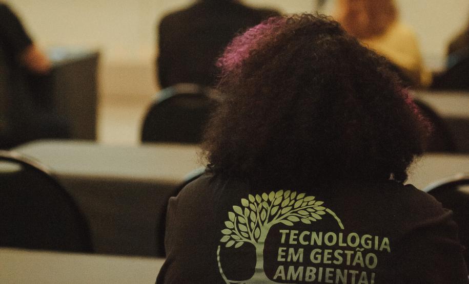 Foto de reunião do Hackaton de Sustentabilidade
