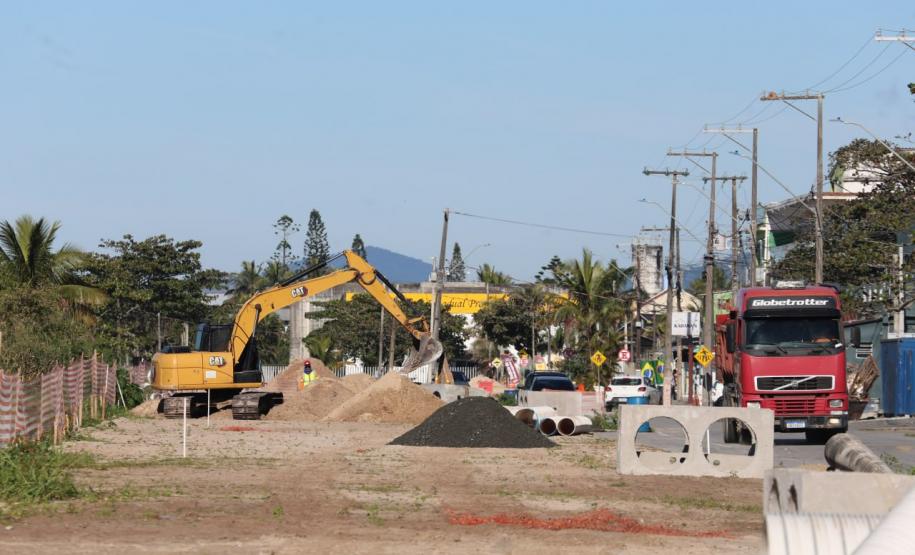 Foto de obras da orla de Pontal do Paraná