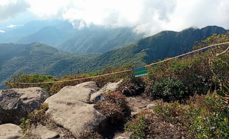 Foto de áreas cercadas do Parque Pico Paraná