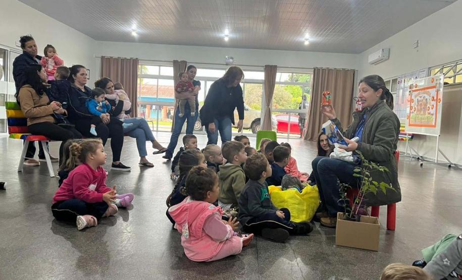 Foto de ação educativa da semana do meio ambiente