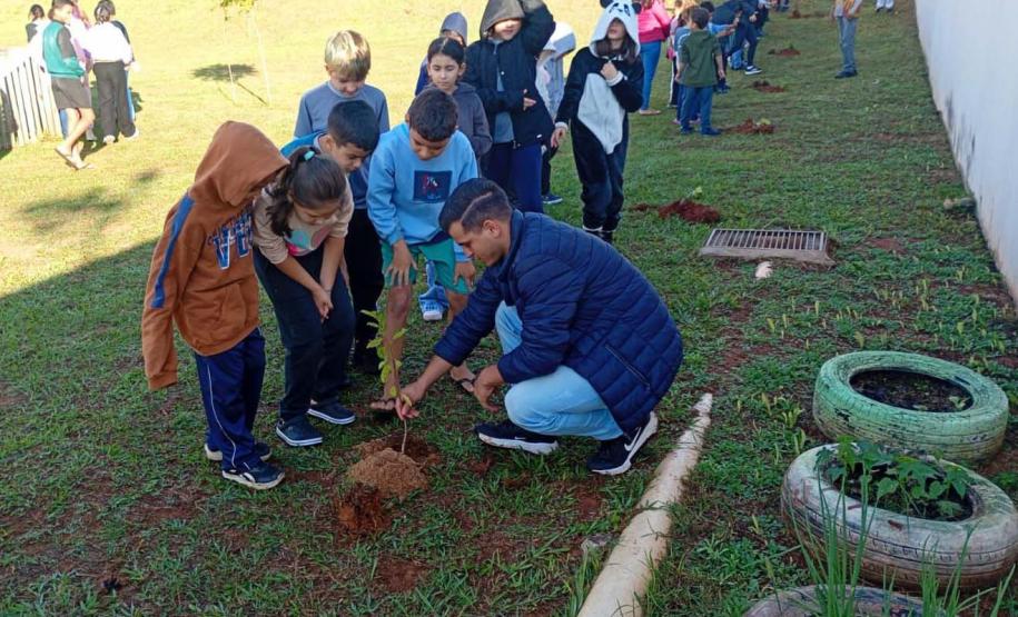Foto de ação educativa da semana do meio ambiente