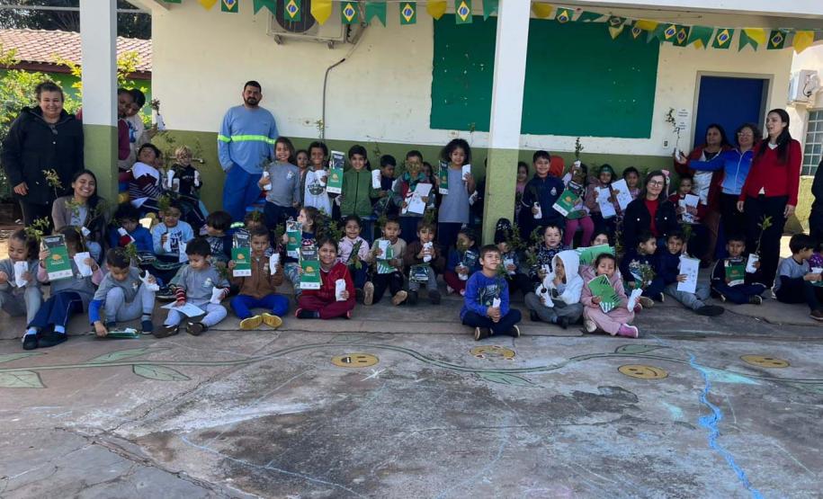 Foto de ação educativa da semana do meio ambiente