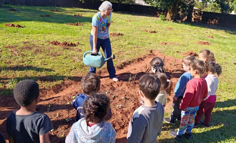 Foto de ação educativa da semana do meio ambiente