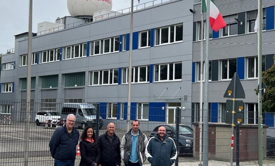 Foto de visita a emrpesa para teste de radar