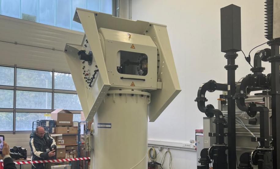 Foto de visita a emrpesa para teste de radar