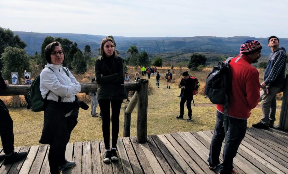Campanha leva 5,6 mil pessoas aos parques estaduais do Paraná Campanha leva 5,6 mil pessoas aos parques estaduais do Paraná