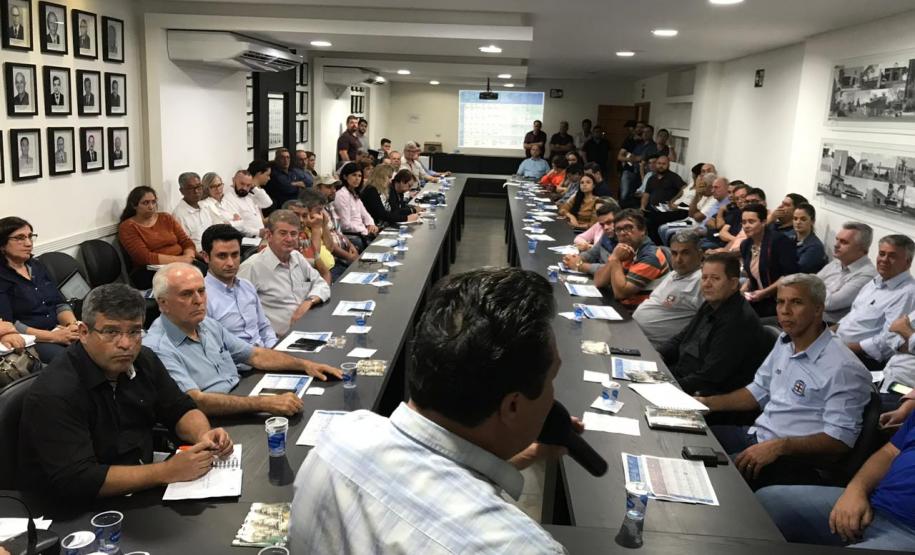 Governo e municípios discutem sobre gestão ambiental em Maringá Governo e municípios discutem sobre gestão ambiental em Maringá