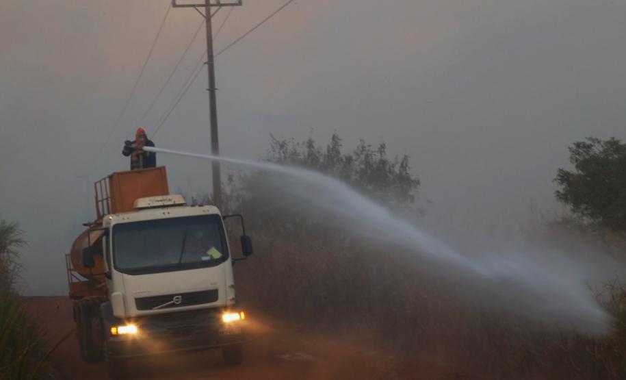 Bombeiros reforçam alertas para evitar queimadas Bombeiros reforçam alertas para evitar queimadas