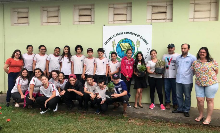 Envio de mudas às escolas mobiliza mais de 3 mil pessoas