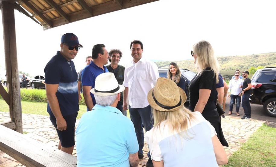 O governador Carlos Massa Ratinho Junior prestigiou a 1ª Revoada de Balões que aconteceu neste domingo (13). Objetivo do evento experimental foi mostrar a viabilidade de se implantar voos permanentes no local, mais uma atração para conquistar visitantes e fomentar o turismo e a economia local.