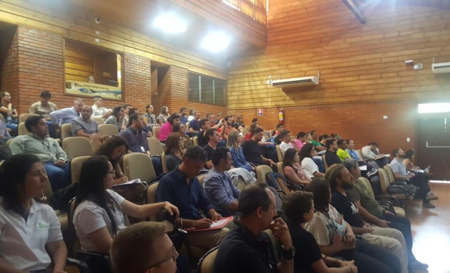 IAP participa de seminário internacional sobre restauração ecológica do Rio Paraná e das Araucárias