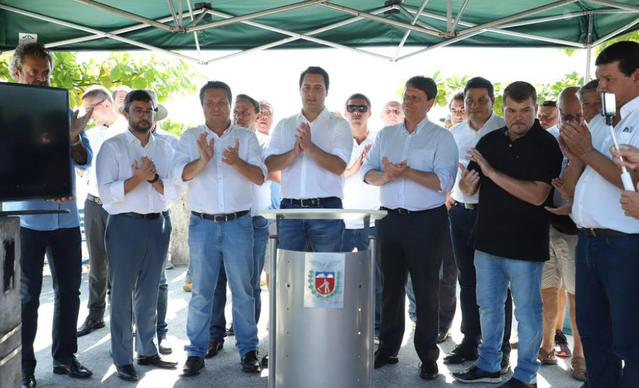 Governador autoriza início das obras dos trapiches da Ilha do Mel
