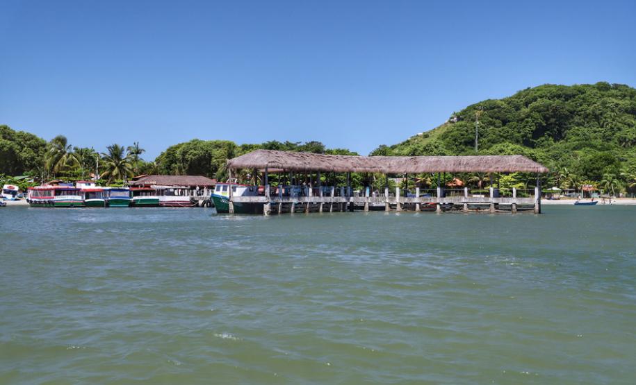 Governador autoriza início das obras dos trapiches da Ilha do Mel