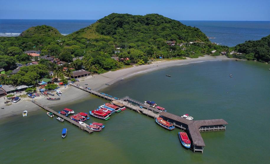 Governador autoriza início das obras dos trapiches da Ilha do Mel
