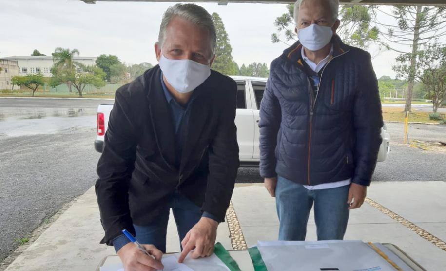 Governo do Estado entrega caminhões-pipa para 20 municípios