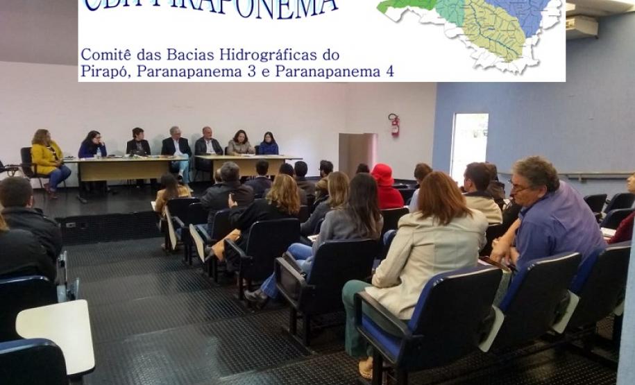 28ª reunião do CBH Piraponema (jul/2019), em que se definiram data e local para a Consulta Pública.