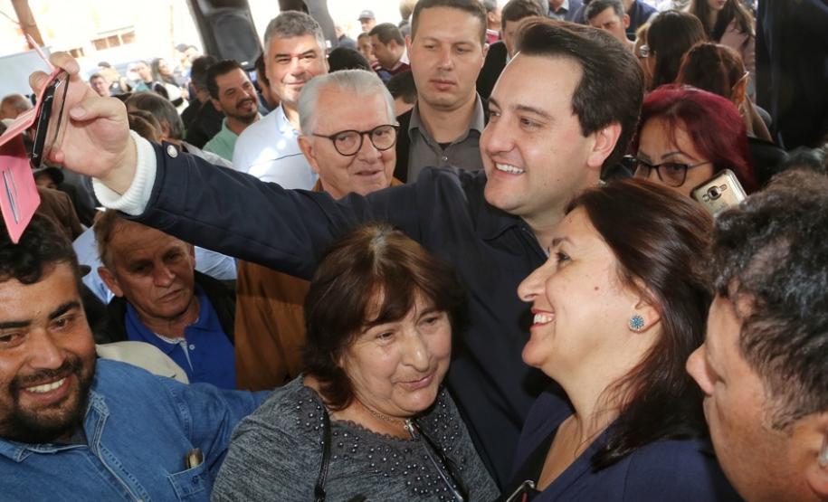 367 famílias recebem títulos de propriedade de imóveis no Litoral