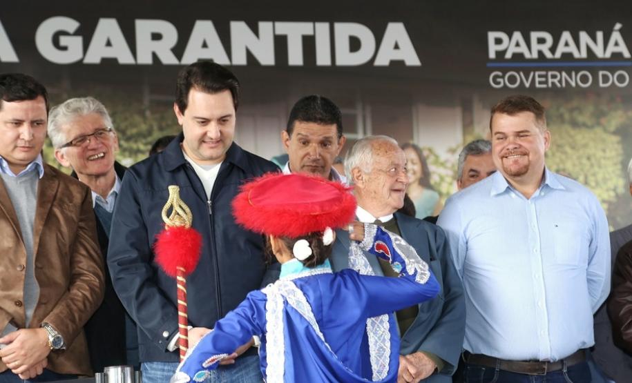 367 famílias recebem títulos de propriedade de imóveis no Litoral