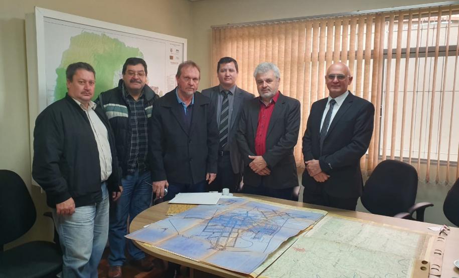 Prefeito de Vitorino trata de revisão de divisas municipais no ITCG Prefeito de Vitorino trata de revisão de divisas municipais no ITCG