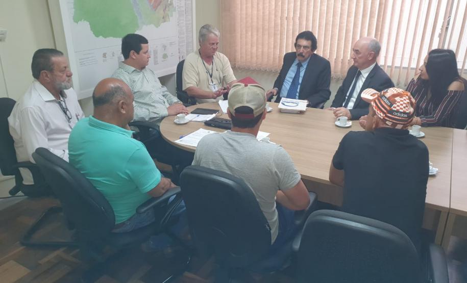 Reunião no ITCG discute regularização fundiária de fazenda em Sengés