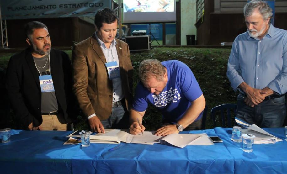Governo e Campo Magro vão regularizar 100 propriedades rurais Governo e Campo Magro vão regularizar 100 propriedades rurais