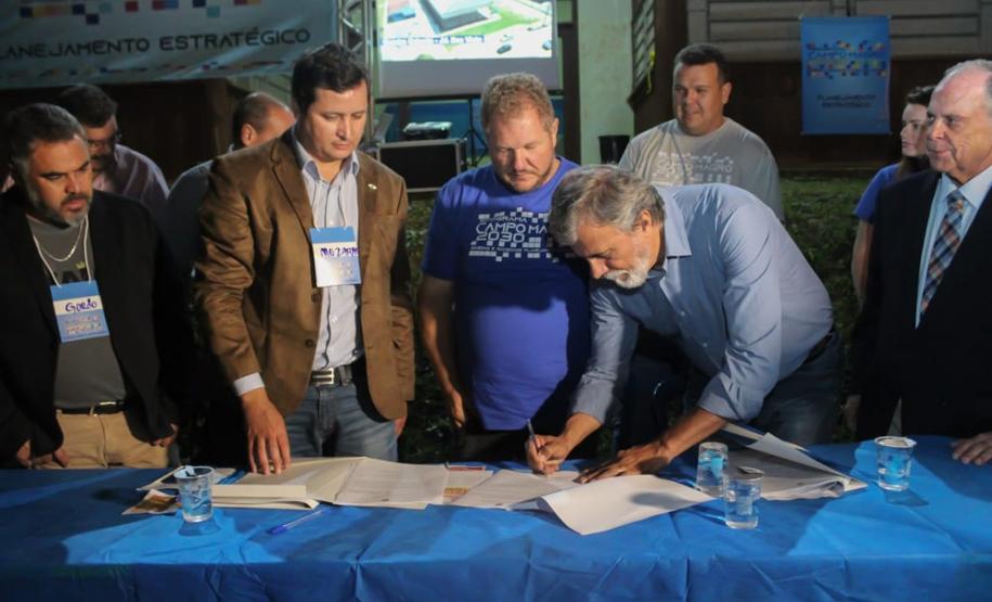 Governo e Campo Magro vão regularizar 100 propriedades rurais Governo e Campo Magro vão regularizar 100 propriedades rurais