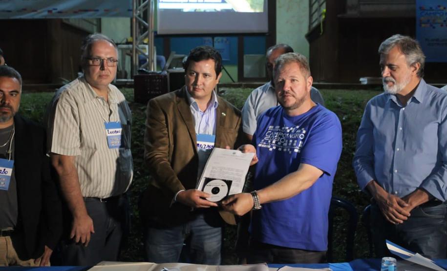 Governo e Campo Magro vão regularizar 100 propriedades rurais Governo e Campo Magro vão regularizar 100 propriedades rurais